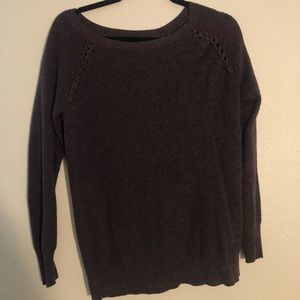 American eagle burgundy long sleeve sweater